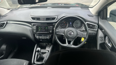 Nissan Qashqai 1.3 DiG-T Acenta Premium 5dr Petrol Hatchback